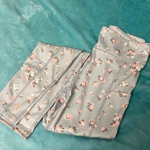 Small Aeropostale Floral Leggings
